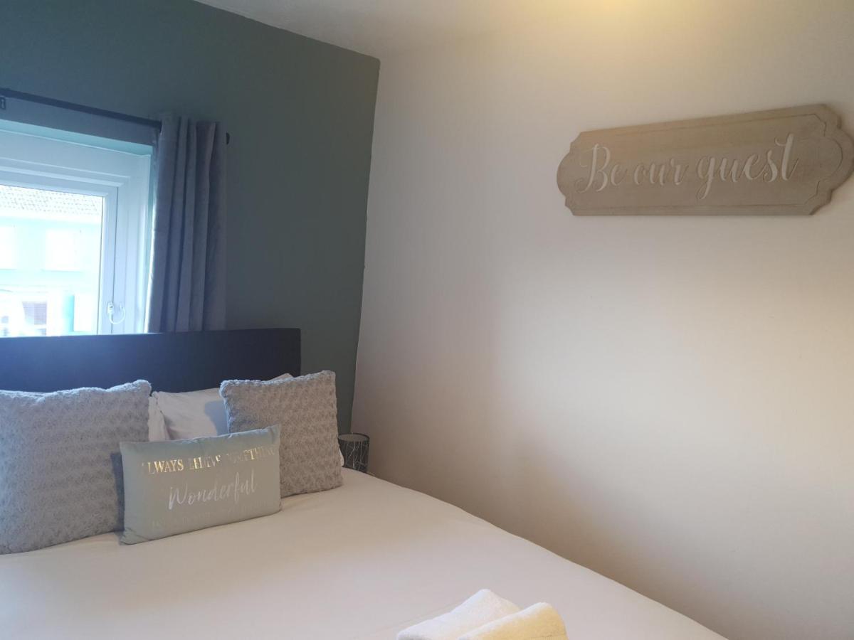 Topzy-Turvy - 1 Bedroom Apartment Swansea Bagian luar foto