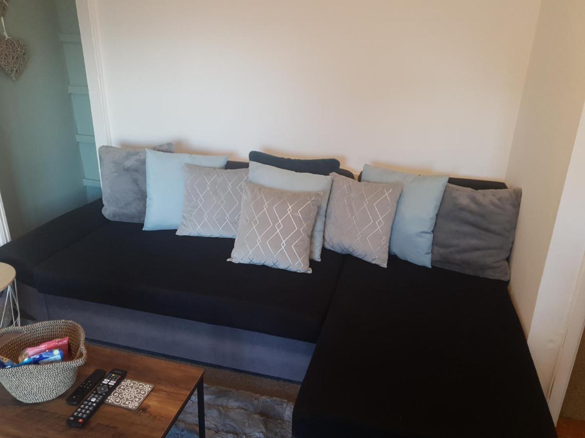 Topzy-Turvy - 1 Bedroom Apartment Swansea Bagian luar foto