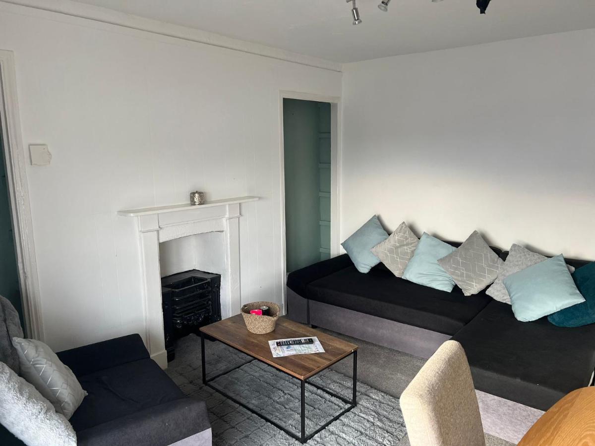 Topzy-Turvy - 1 Bedroom Apartment Swansea Bagian luar foto